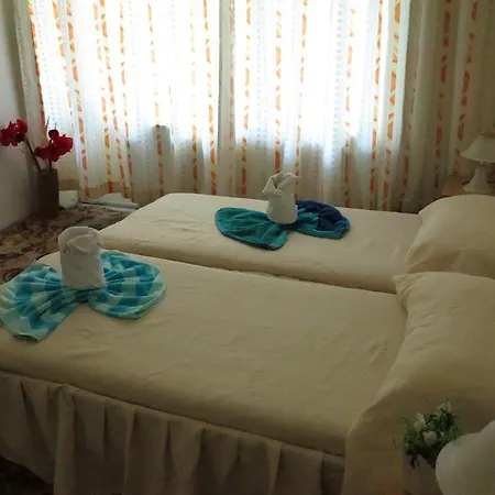 Otel Tango 2*