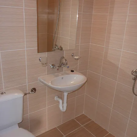 Otel Tango 2*