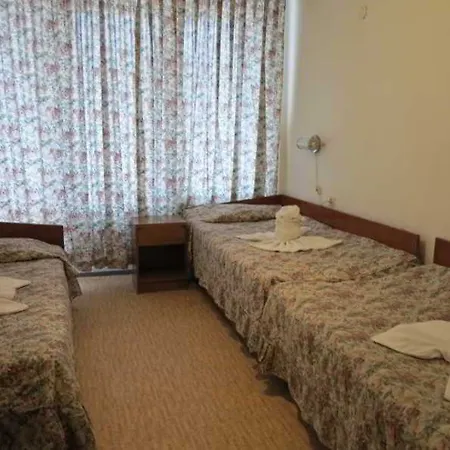 Otel Tango 2*